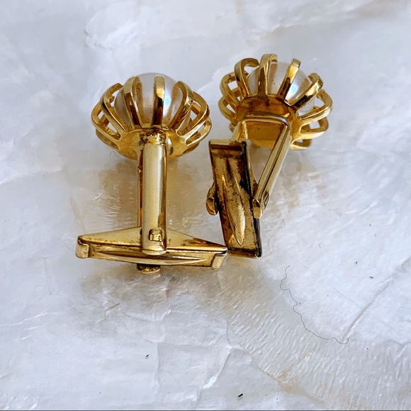 Vintage Faux Pearl Claw Gold Tone Cufflinks Unisex - Picture 6 of 8